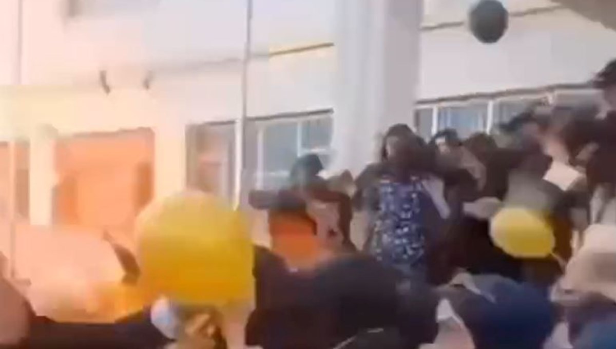 Mezuniyet töreninde patlayan balonlar yaraladı