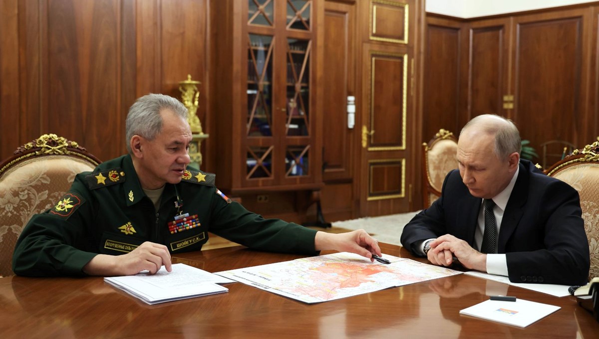 Putin'den yeni kabine adımı: Savunma bakanını değiştiriyor