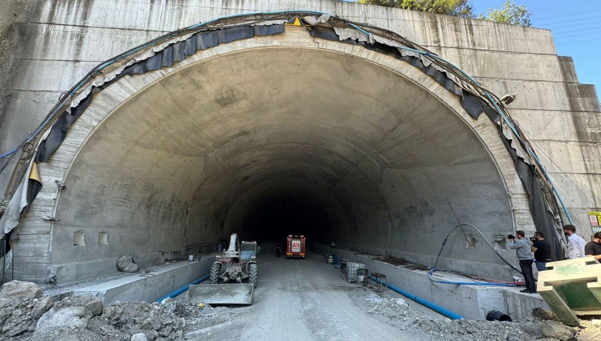 Tünel inşaatında iskele çöktü: İşçiler mahsur kaldı