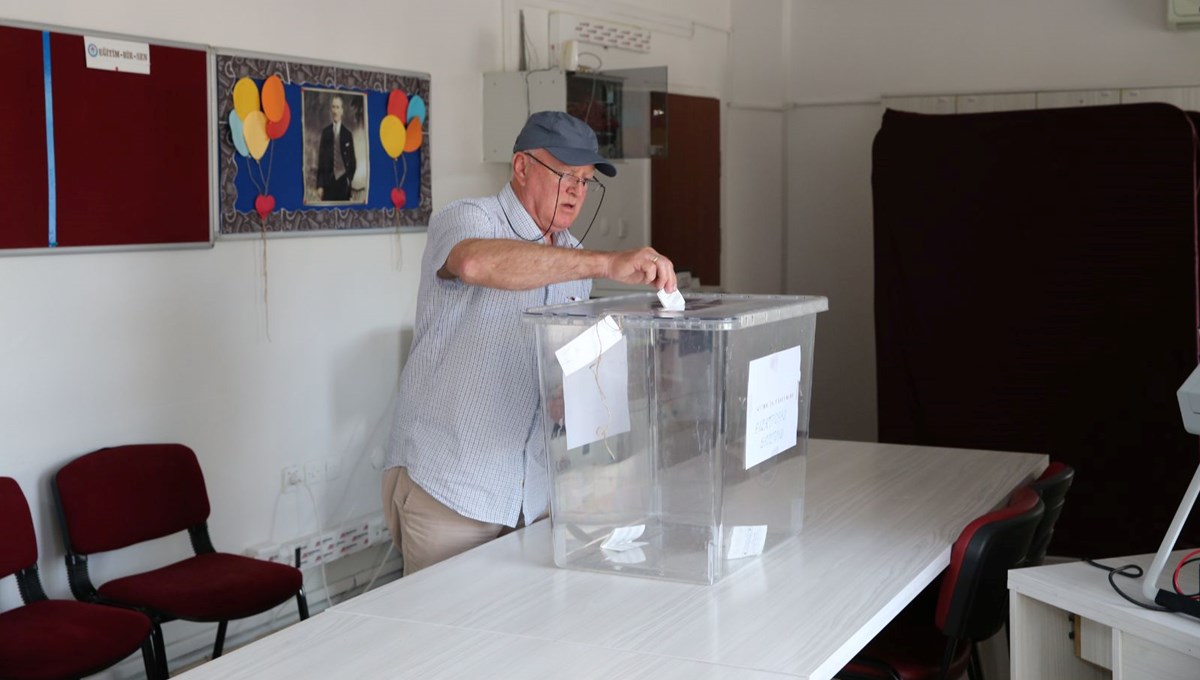 Bulgaristan seçimleri için Türkiye'deki çifte vatandaşlar sandık başında