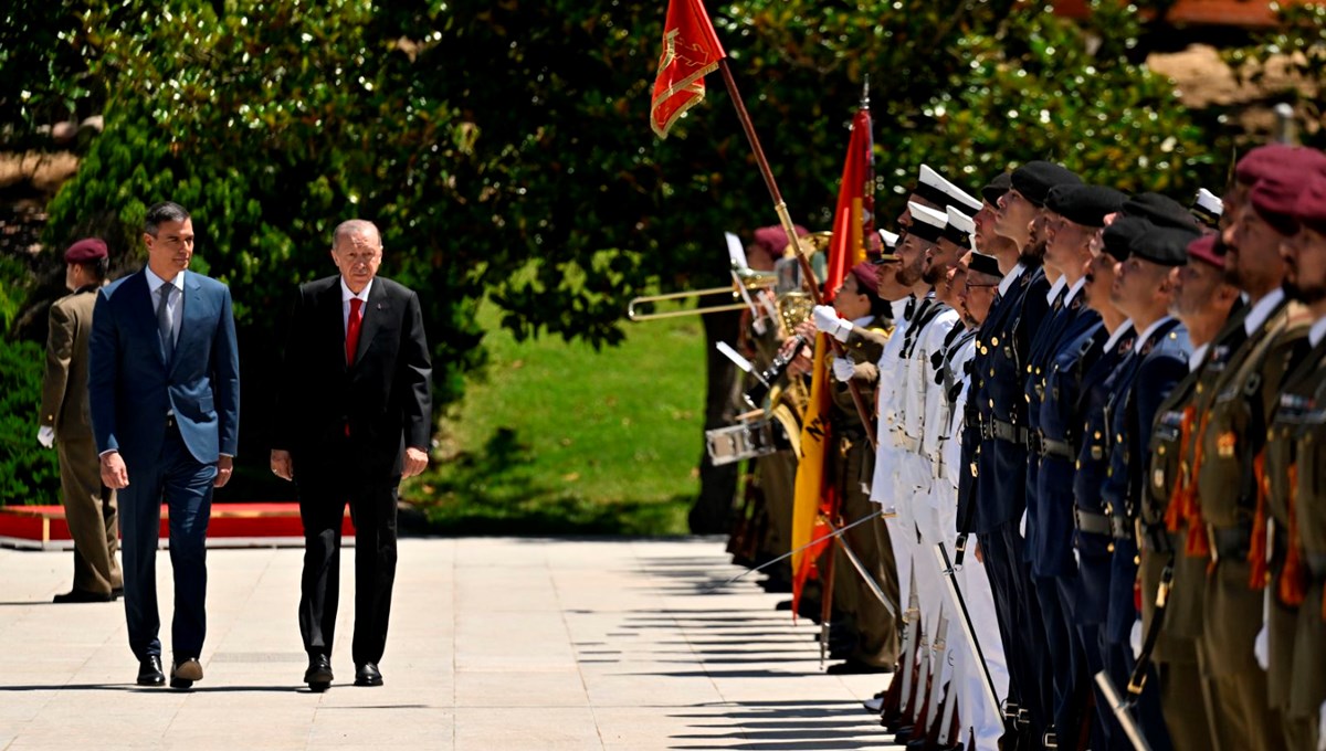 Cumhurbaşkanı Erdoğan, İspanya'da resmi törenle karşılandı