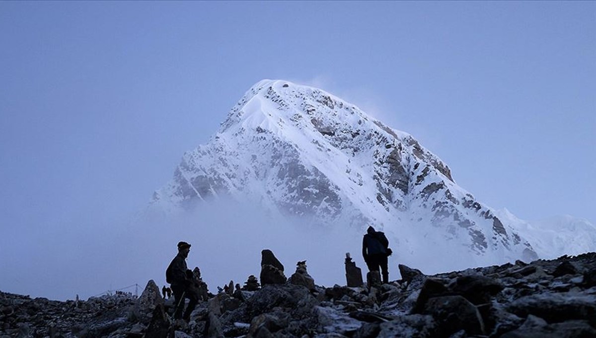 Everest ve Himalayalar'da temizlik: 11 ton çöp, 4 ceset çıkarıldı