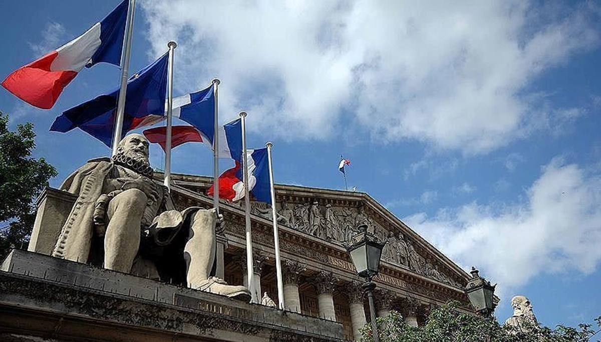 Fransa erken seçime gidiyor: İlk tur pazar günü