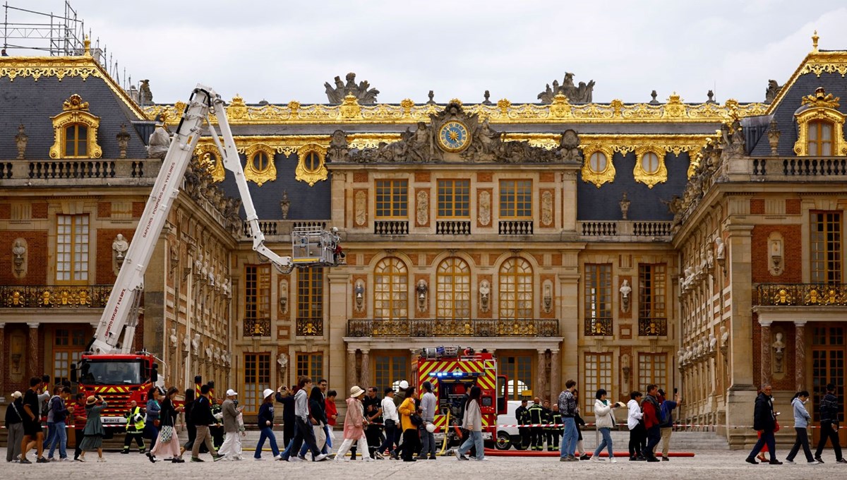 Fransa’daki Versay Sarayı’nda yangın