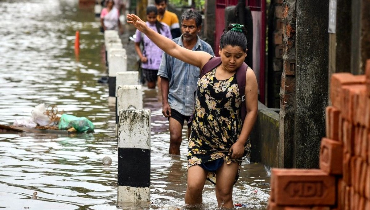 Hindistan'da sel felaketi: 27 ölü