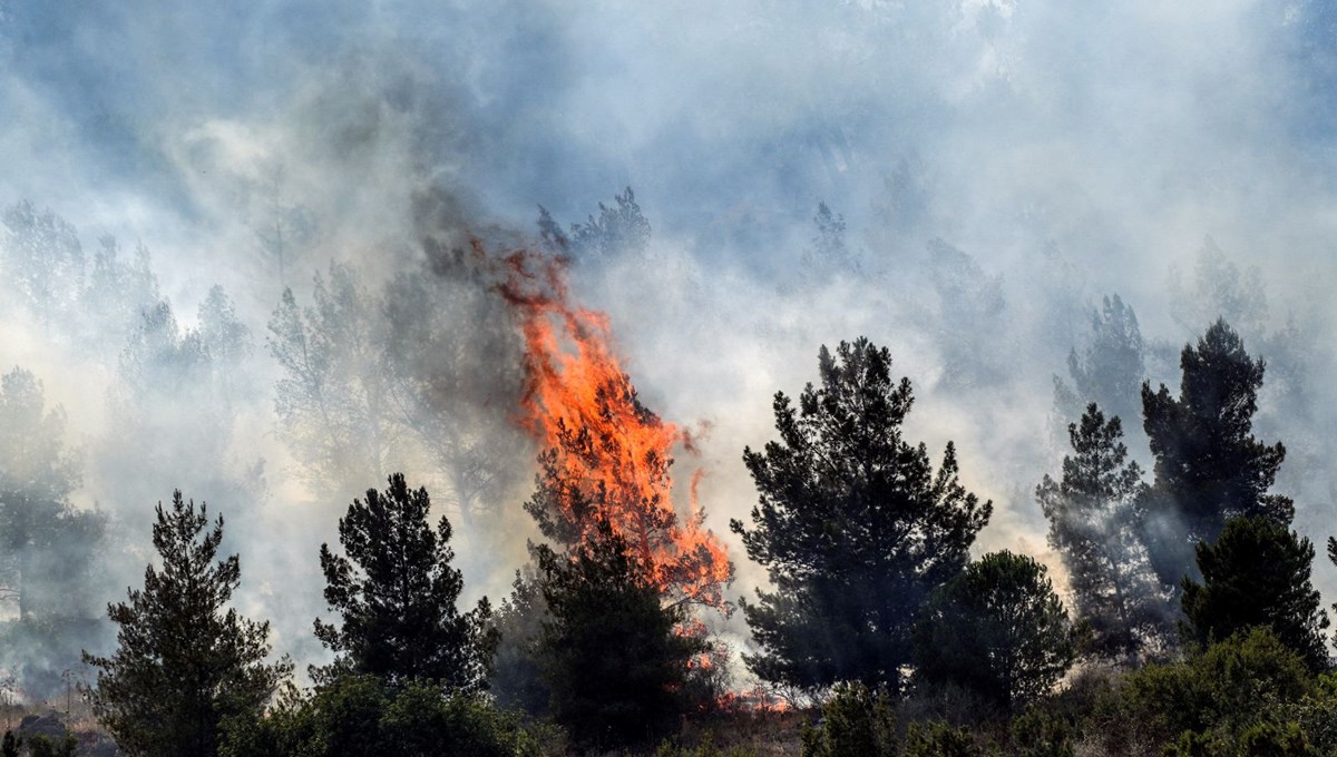 Hizbullah füzeleri İsrail'de sıradağları ateşe verdi: Evler tahliye ediliyor
