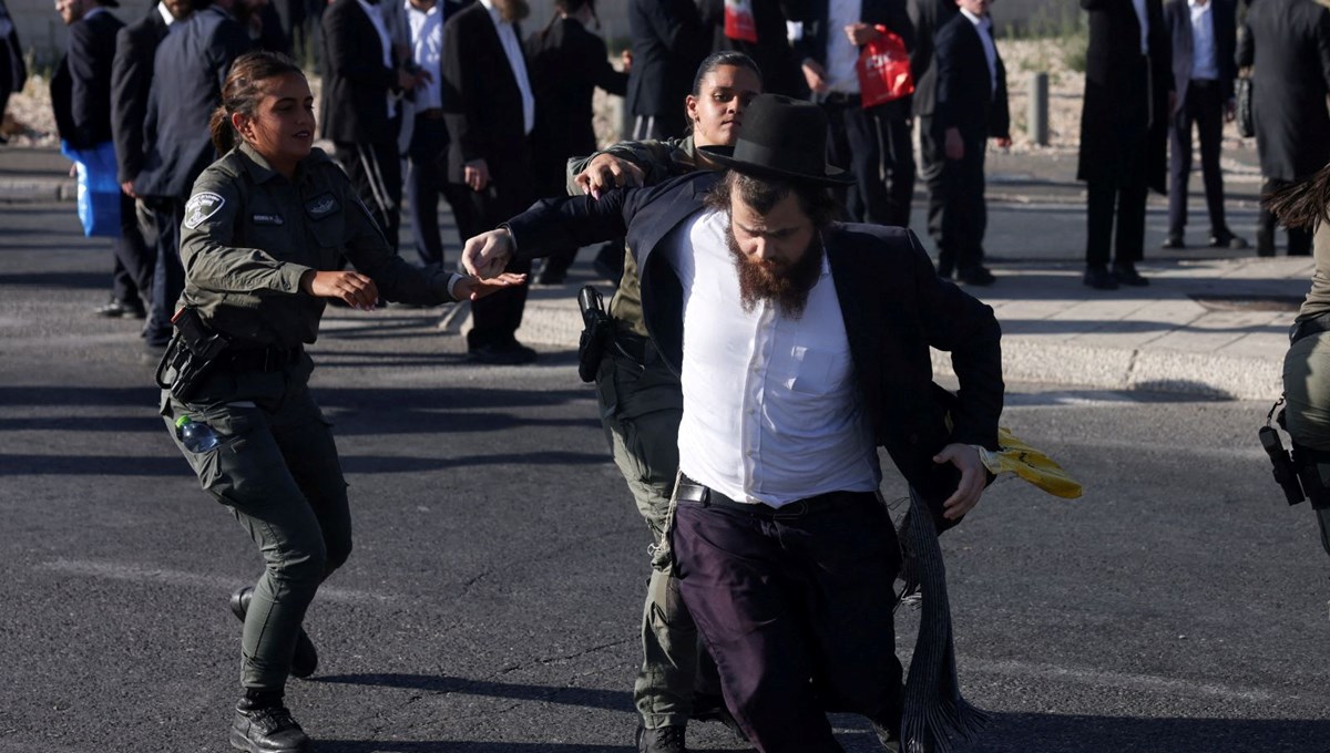 İsrail mahkemesi, ultra-Ortodoks Yahudi öğrencilerin askere alınmaya başlamasına hükmetti