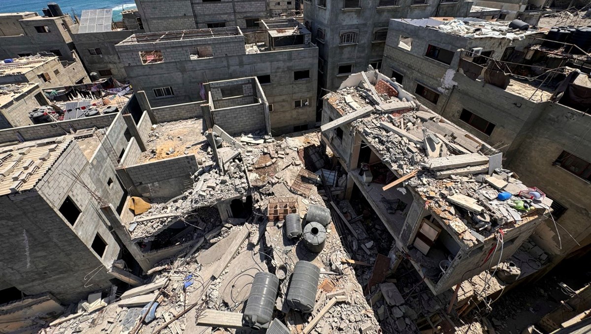 İsrail'in Gazze'de bir eve düzenlediği saldırıda en az 3 sivil öldü