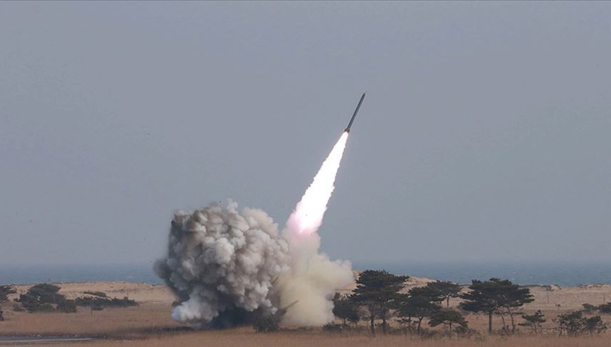 Japonya, Kuzey Kore'nin balistik füze fırlattığını duyurdu