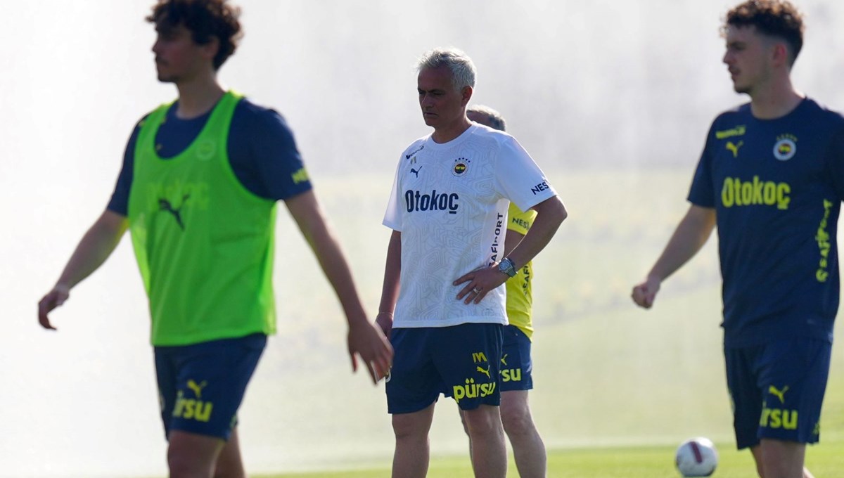 Jose Mourinho yönetimindeki Fenerbahçe yeni sezonu açtı