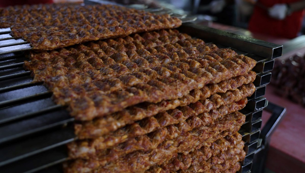Kebapçılardan uyarı üzerine uyarı: Kurban etiyle ilk gün Adana kebap yapmayın