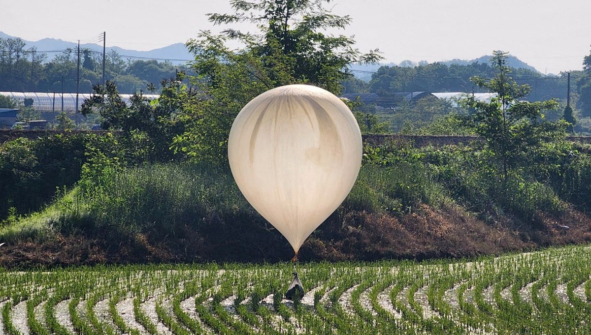 Kuzey Kore, Güney'e yeniden içinde çöp olan balonlar gönderdi