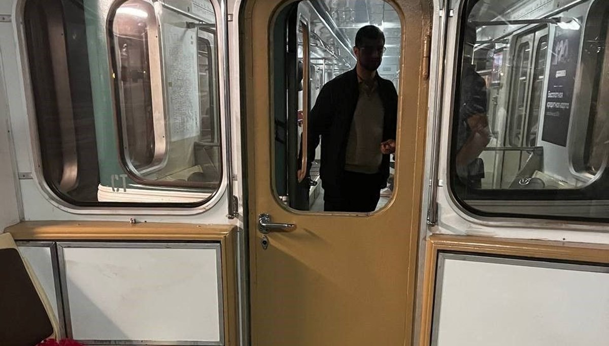 Moskova'da metro arızası: 171 yolcu tünelden yürüyerek çıktı