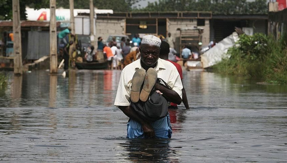 Nijerya'da seller nedeniyle 2 binden fazla kişi yerinden oldu