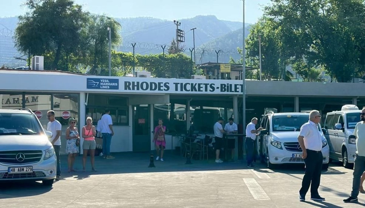 Rodos Adası’na geçişler durdu, kapıda vize alanlar geri döndü