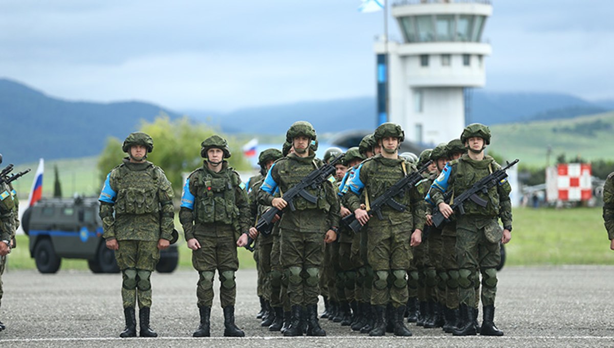 Rus barış gücü askerleri Karabağ’dan çekildi
