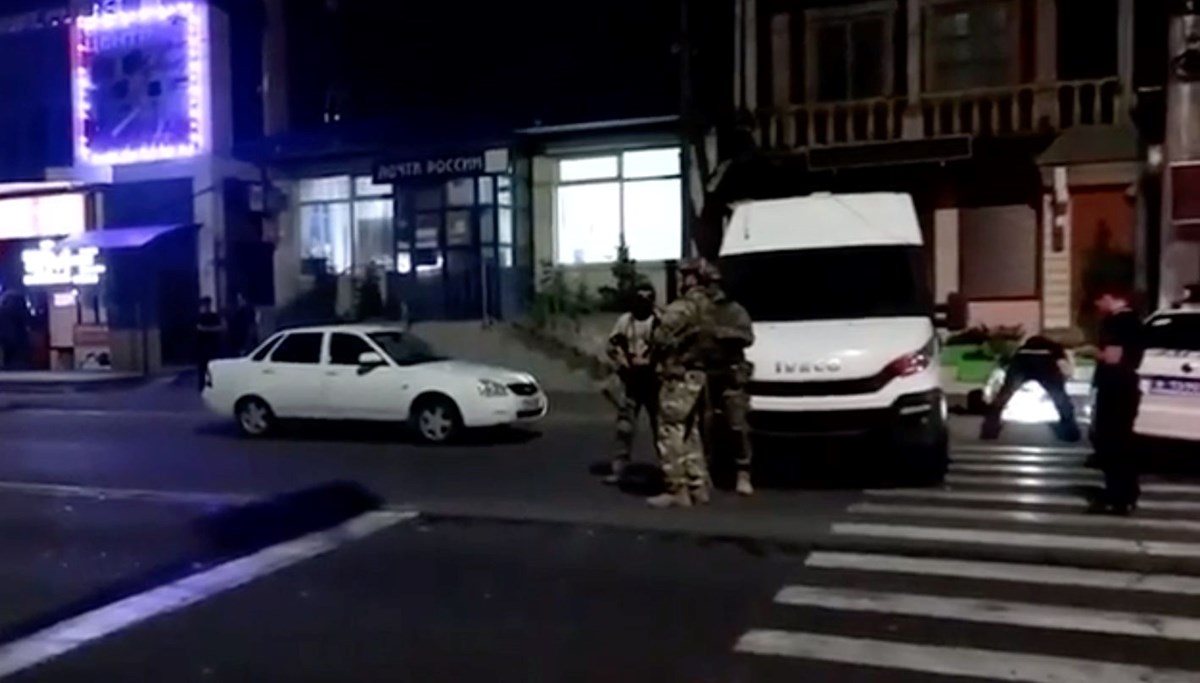 Rusya'nın Dağıstan bölgesinde art arda silahlı saldırılar: 15'i polis toplam 20 kişi hayatını kaybetti