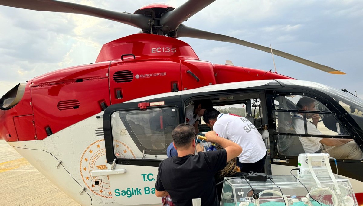 Siirt'te solunum sorunu yaşayan ikiz bebekler ambulans helikopterle Van'a sevk edildi