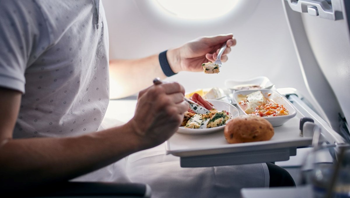 ABD'de 277 yolculu uçak, bozuk yemek nedeniyle acil iniş yaptı
