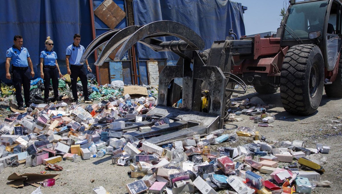 Antalya'da 5 bin 807 adet ele geçirildi! Hepsi sahte