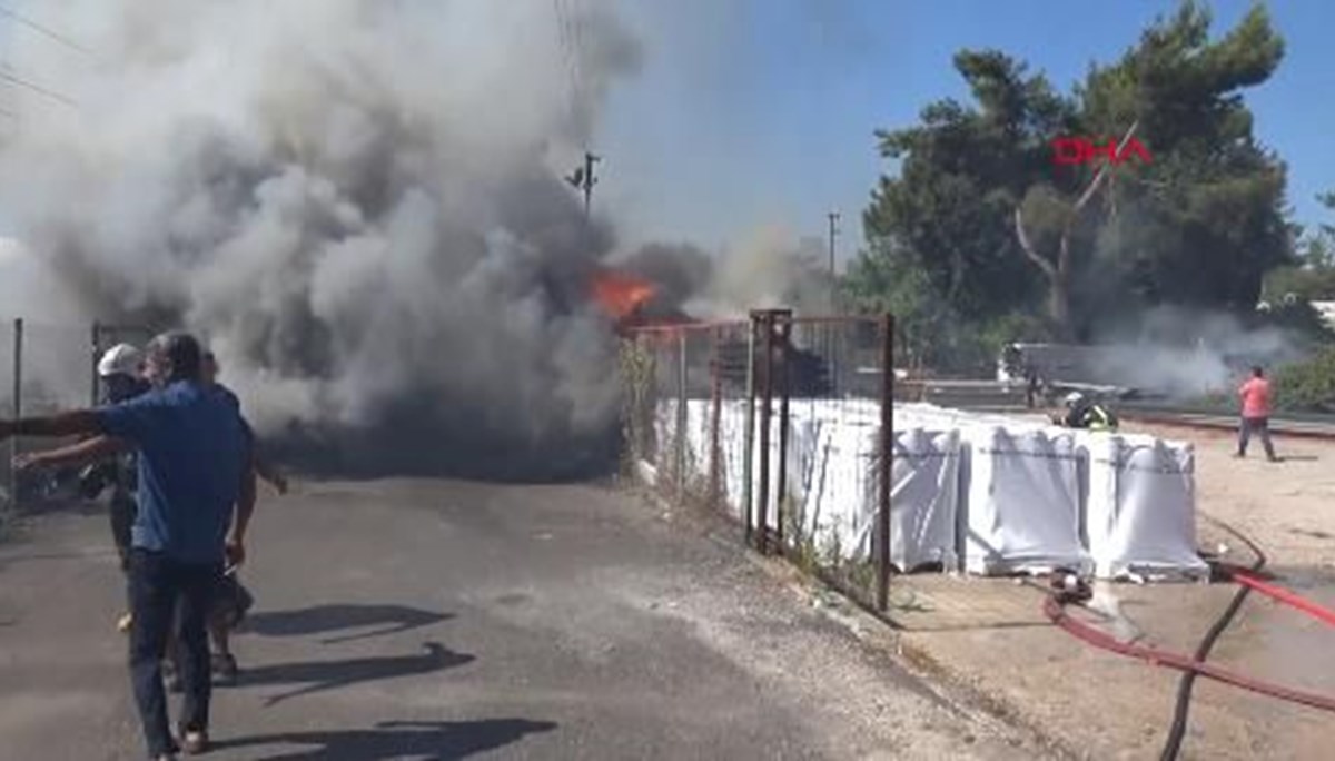 Antalya'da yangın: Dumanlar gökyüzünü kapladı