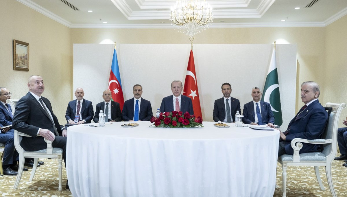 Astana'da üçlü zirve: Cumhurbaşkanı Erdoğan, Aliyev ve Şerif ile görüştü