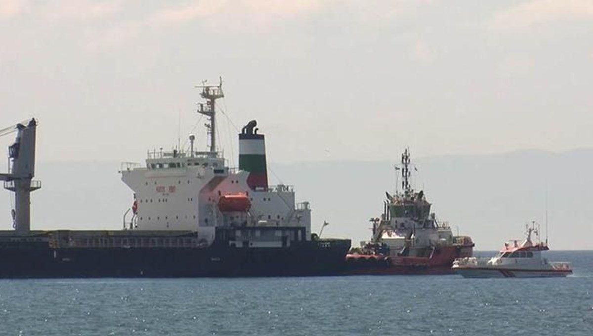 Bakırköy önlerinde karaya oturan gemi kurtarıldı