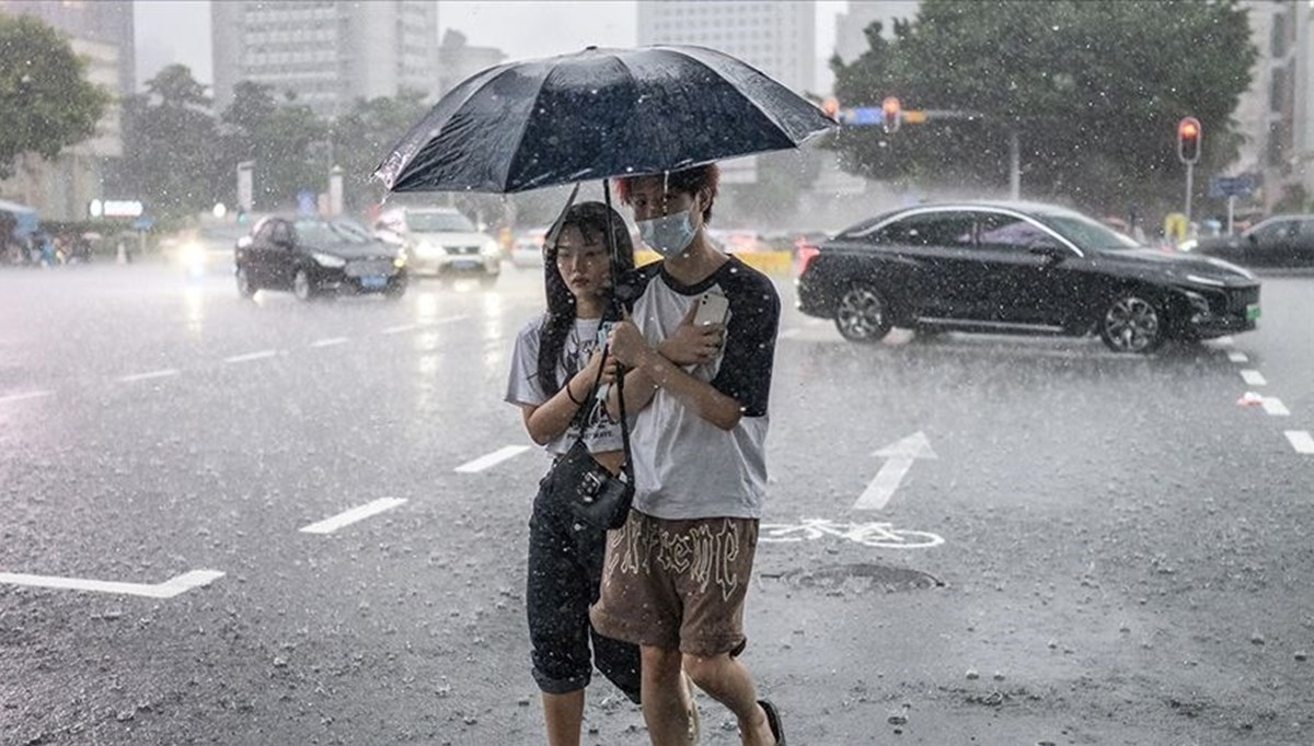 Çin'de şiddetli yağış: 6 ölü