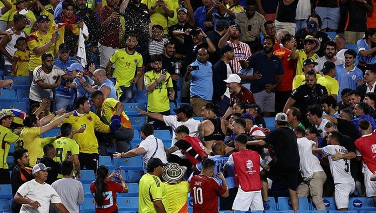 Copa America'da ortalık karıştı: Uruguaylı futbolcu Kolombiyalılarla kavga etti