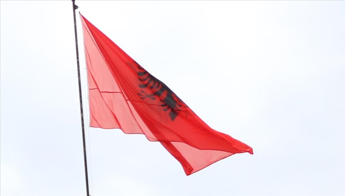 Eski Arnavutluk Sağlık Bakanı yolsuzluk iddiasıyla gözaltında
