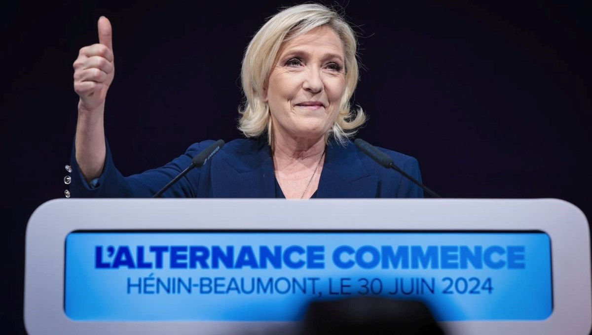 Fransa’da merkez ve sol partiler aşırı sağa karşı harekete geçti