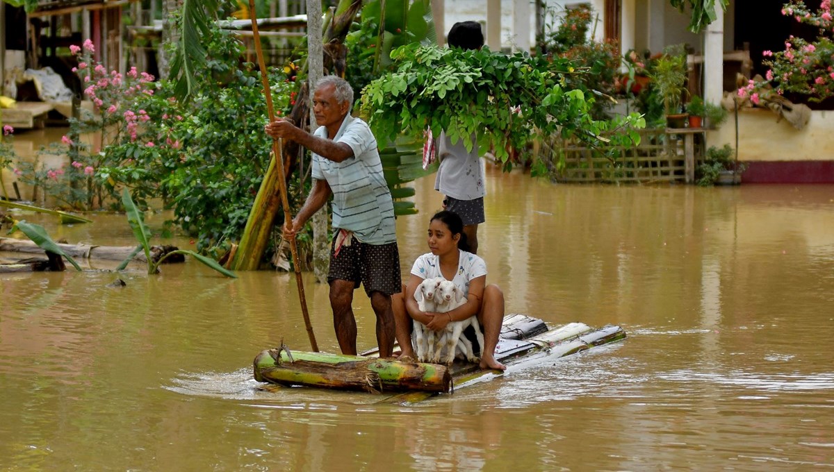 Hindistan'da sel felaketi: 48 kişi öldü
