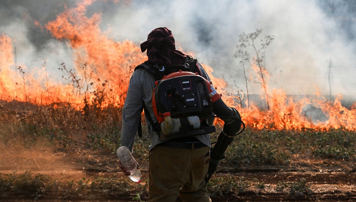 Lübnan'da İsrail bombardımanı nedeniyle yangın çıktı