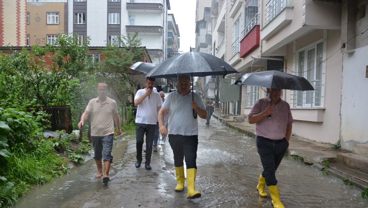 Ordu'da sokaklar sular altında kaldı! Aşırı yağışlar hayatı felç etti