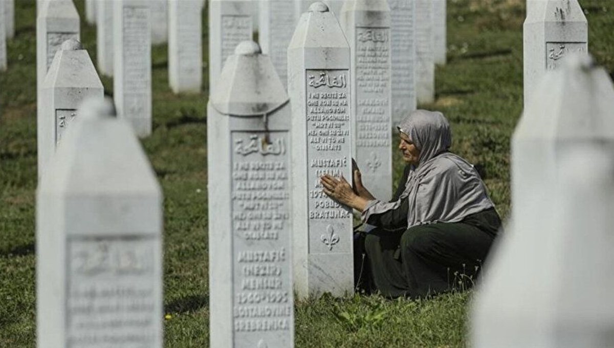 Srebrenitsa Soykırımı'nın 14 kurbanı bugün toprağa verilecek