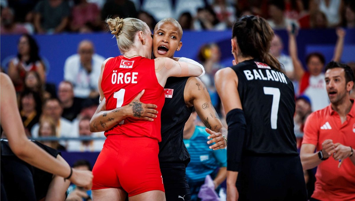 Türkiye-Çin voleybol çeyrek final maçı ne zaman, saat kaçta ve hangi kanalda? Filenin Sultanları milli maç tarihi